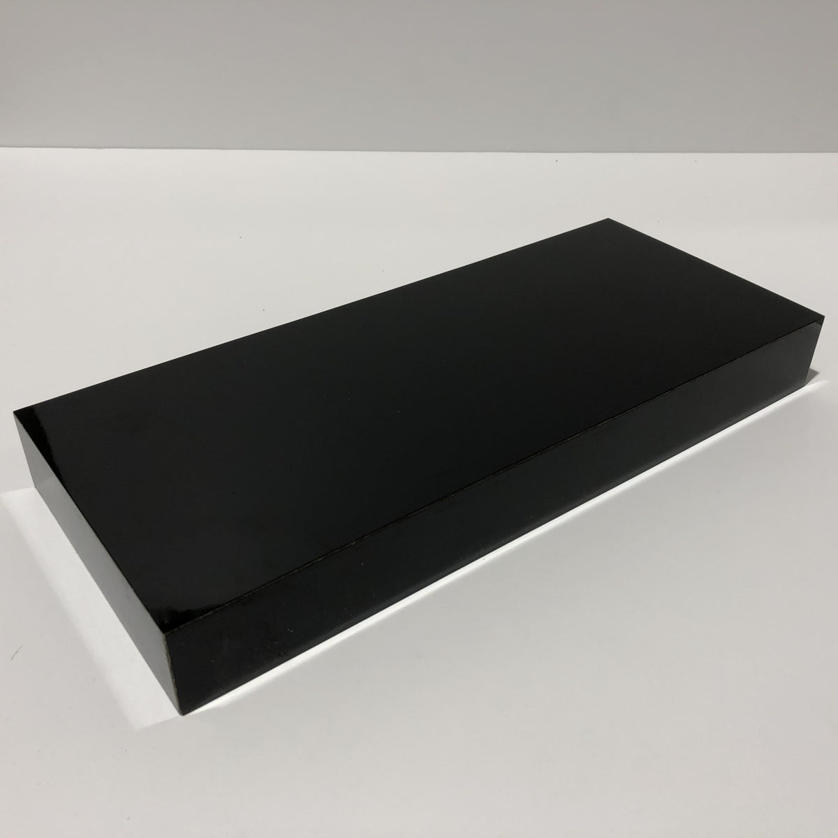 Formica Bases