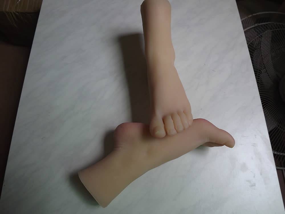 Silicone Feet With Calf Bone Female Pair